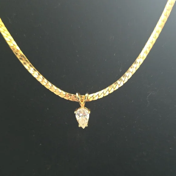 Gold Chain Necklace with Heart Pendant - Women's Jewelry - Picture 2 of 5